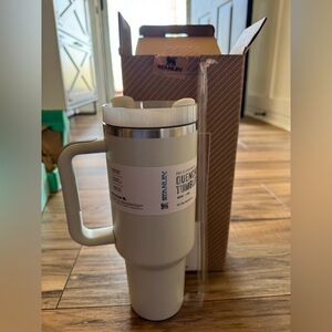 Stanley White 40oz tumblr